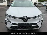 Gebraucht Renault Megane E-Tech Equilibre 160 kW (218 PS) 2022 Weiß Limousine