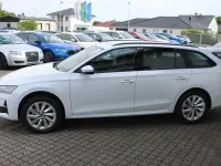 Używany Skoda Octavia Selection 150 KM (110 kW) 2025 Biały Kombi