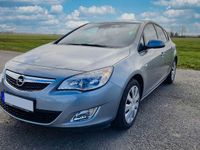 Gebraucht Opel Astra Design Edition 116 PS (85 kW) 2011 Silber Limousine