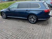 Gebraucht VW Passat Highline 150 PS (110 kW) 2016 Blau Kombi