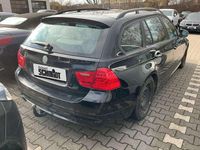 Gebraucht BMW 318 143 PS (105 kW) 2010 Schwarz Kombi