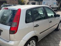 Gebraucht Ford Fiesta 80 PS (58 kW) 2005 Silber Kleinwagen