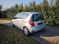 Gebraucht Mercedes A160 95 PS (69 kW) 2011 Silber Van / Kleinbus