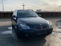 Gebraucht BMW 525 197 PS (144 kW) 2006 Blau Kombi