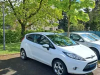 Gebraucht Ford Fiesta 60 PS (44 kW) 2011 Weiß Kleinwagen
