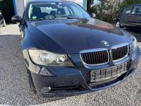 Gebraucht BMW 318 129 PS (94 kW) 2007 Blau Limousine