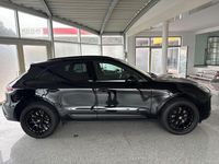 Gebraucht Porsche Macan 265 PS (194 kW) 2022 Tiefschwarz SUV