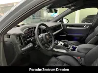 Neu Porsche Cayenne 471 PS (346 kW) 2026 Dolomitsilbermetallic (metallic) SUV