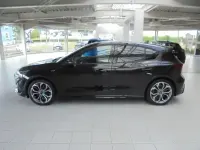 Gebraucht Ford Focus ST-Line X 155 PS (114 kW) 2023 Obsidianschwarz metallic Limousine