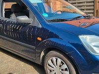 Gebraucht Ford Fiesta 69 PS (50 kW) 2004 Blau Kleinwagen