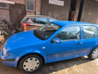 Usata VW Golf IV 105 CV (77 kW) 2000 Blu Utilitaria