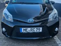 Gebraucht Toyota Yaris Hybrid Edition 75 PS (55 kW) 2014 Schwarz Limousine