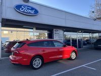 Gebraucht Ford Focus Titanium 125 PS (91 kW) 2022 Rot Limousine
