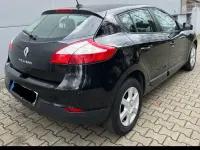 Gebraucht Renault Mégane 101 PS (74 kW) 2011 Schwarz Limousine