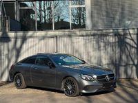 Gebraucht Mercedes E220 Night 194 PS (142 kW) 2019 Grau Coupé