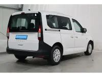 Gebraucht VW Caddy Basis 102 PS (75 kW) 2023 Weiß Van / Kleinbus