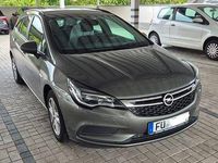 Gebraucht Opel Astra Selection 105 PS (77 kW) 2017 Grau Kombi