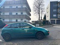 Używany Ford Focus Trend 101 KM (74 kW) 1998 Zielony Sedan/Limuzyna