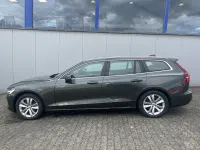 Gebraucht Volvo V60 Momentum 150 PS (110 kW) 2019 Grau Kombi