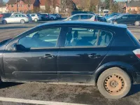 Second-hand Opel Astra 105 CP (77 kW) 2005 Negru Berlinǎ