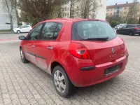Gebraucht Renault Clio III 86 PS (63 kW) 2006 Rot Kleinwagen