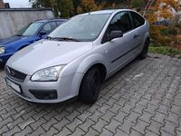 Gebraucht Ford Focus Trend 101 PS (74 kW) 2005 Silber Limousine