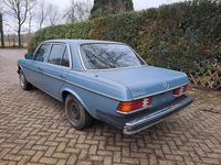 Gebraucht Mercedes E280 177 PS (130 kW) 1977 Blau Limousine