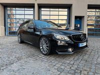 Gebraucht Mercedes E220 AMG 170 PS (125 kW) 2015 Schwarz Kombi