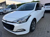 Gebraucht Hyundai i20 Passion 84 PS (61 kW) 2018 Weiß Limousine
