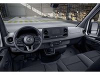 Gebraucht Mercedes Sprinter 170 PS (125 kW) 2023 Arktikweiß Van