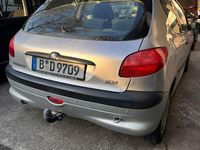 Gebraucht Peugeot 206 Premium 75 PS (55 kW) 2002 Silber Limousine