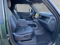 Neu Land Rover Defender SE Dynamic 249 PS (183 kW) 2025 Grün SUV