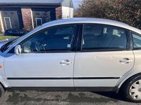 Gebraucht VW Passat 101 PS (74 kW) 1997 Silber Limousine