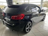 Gebraucht BMW 220 Sport Line 190 PS (139 kW) 2017 Saphirschwarz Van / Kleinbus