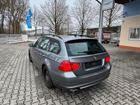 Gebraucht BMW 320 177 PS (130 kW) 2009 Grau Kombi