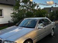 Gebraucht Mercedes C220 Elegance 150 PS (110 kW) 1993 Silber Limousine