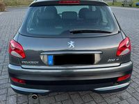 Gebraucht Peugeot 206+ Basis 68 PS (50 kW) 2011 Grau Kleinwagen