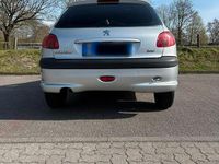 Gebraucht Peugeot 206 60 PS (44 kW) 2006 Silber Kleinwagen