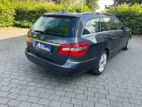 Usado Mercedes E220 170 CV (125 kW) 2011 Gris Familiar