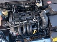 Gebraucht Ford Focus Trend 101 PS (74 kW) 2004 Grau Limousine