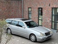 Gebraucht Mercedes E270 Avantgarde 170 PS (125 kW) 2001 Silber Kombi