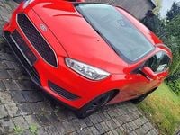 Gebraucht Ford Focus 125 PS (91 kW) 2016 Rot Kombi