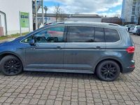 Gebraucht VW Touran Highline 150 PS (110 kW) 2019 Grau Van / Kleinbus