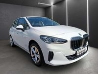 Gebraucht BMW 223 Active Tourer Luxury Line 197 PS (144 kW) 2024 Weiß Van / Kleinbus