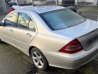 Second-hand Mercedes C220 143 CP (105 kW) 2002 Argintiu Berlinǎ