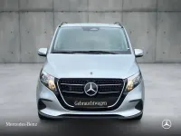 Gebraucht Mercedes V220 163 PS (119 kW) 2025 Silber Van / Kleinbus