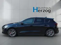 Neu Ford Focus ST-Line 125 PS (91 kW) 2025 Agate black metallic Limousine