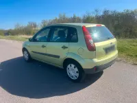 Gebraucht Ford Fiesta 60 PS (44 kW) 2006 Gelb Kleinwagen