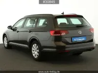 Gebraucht VW Passat Conceptline 122 PS (89 kW) 2023 Grau Kombi