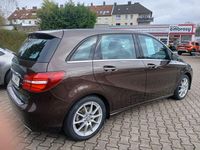 Gebraucht Mercedes B200 136 PS (100 kW) 2016 Braun Van / Kleinbus